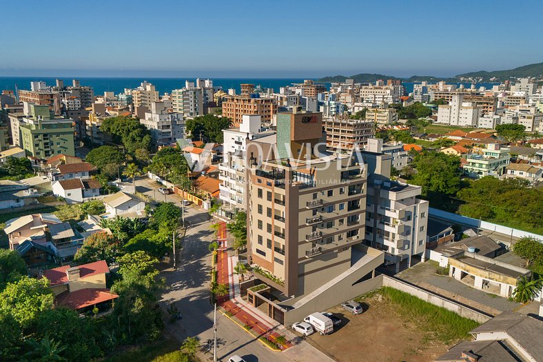 Apartamento alto padrão com piscina em Bombinhas